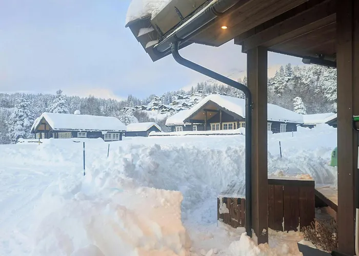 Dom wakacyjny With Inout Near Alpine